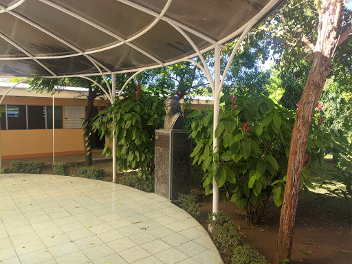 Central University of Nicaragua UCN (Campus Central)