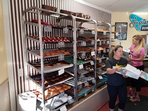 Donut Shop «Jupiter Donut Factory», reviews and photos, 141 Center St, Jupiter, FL 33458, USA