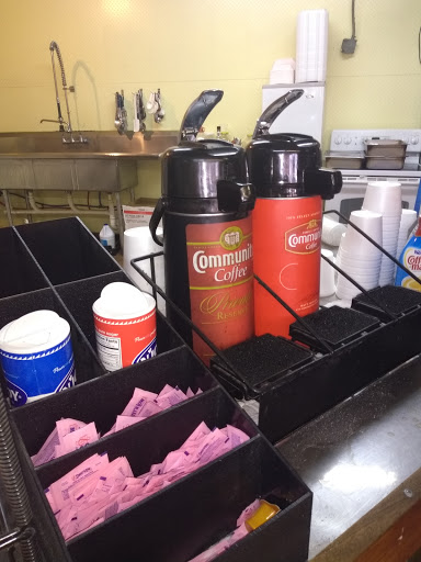 Grocery Store «Breeze In Market & Deli», reviews and photos, 1395 TN-99, Lewisburg, TN 37091, USA