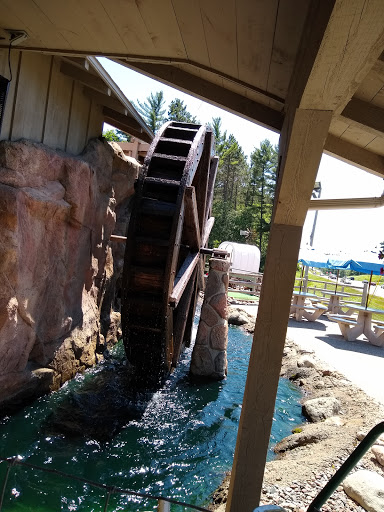 Miniature Golf Course «Settlers Mill Adventure Golf & Frozen Custard», reviews and photos, 7940 US-51, Minocqua, WI 54548, USA