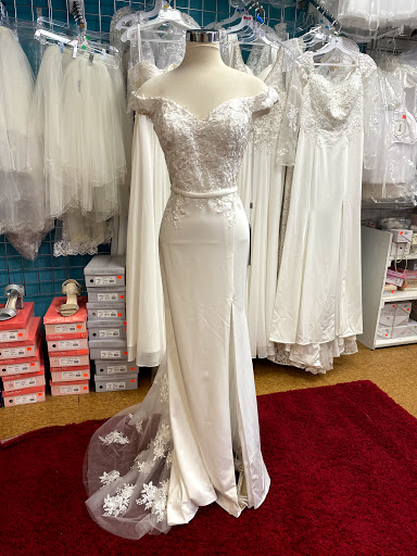 Event Planner «Las Bonitas Fashions», reviews and photos, 382 W Tennyson Rd, Hayward, CA 94544, USA