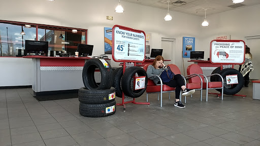 Tire Shop «Discount Tire Store - Oak Lawn, IL», reviews and photos, 6635 95th St, Oak Lawn, IL 60453, USA