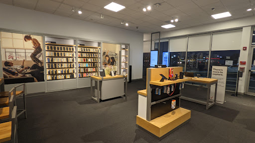 Cell Phone Store «Verizon», reviews and photos, 7000 Hadley Rd, South Plainfield, NJ 07080, USA