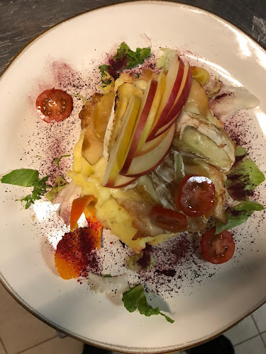 Opinii despre Café Vya Étterem és Bowling Club în Kisvárda - Étterem