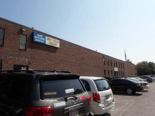 Auto Body Parts Supplier «Auto Parts Outlet», reviews and photos, 128 York Ave, Randolph, MA 02368, USA