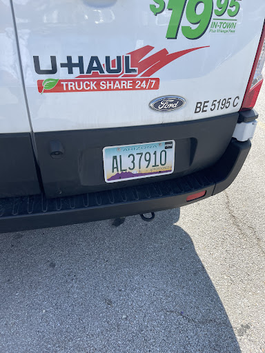 Truck Rental Agency «U-Haul Moving & Storage of Aurora», reviews and photos, 1282 N Lake St, Aurora, IL 60506, USA