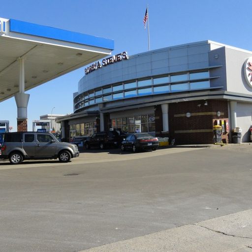 Bobby & Steve's Auto World en Bloomington