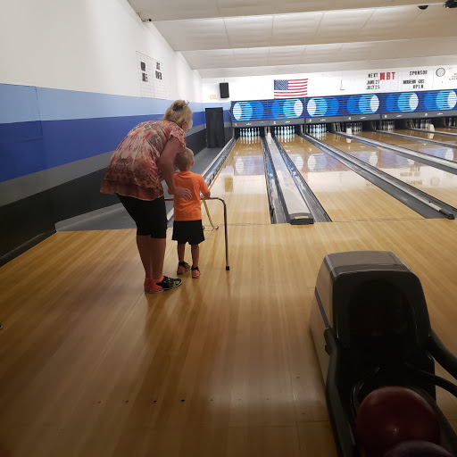 Bowling Alley «Wallenpaupack Bowling Center», reviews and photos, 15 Bowling Center Ln, Hawley, PA 18428, USA