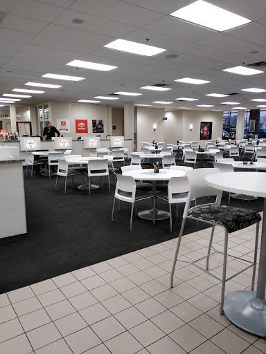 Toyota Dealer «Walser Toyota», reviews and photos, 4401 American Blvd W, Bloomington, MN 55437, USA