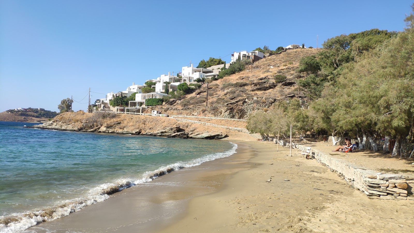 Gialiskari beach'in fotoğrafı kısmen tatil bölgesi