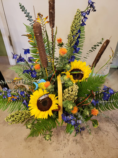 Florist «Country Gardens Blair Florist», reviews and photos, 1502 Washington St, Blair, NE 68008, USA