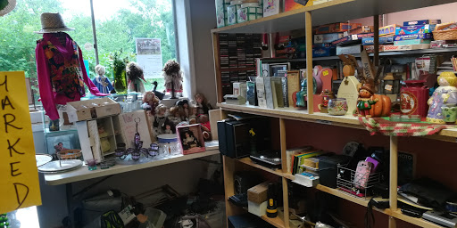 Thrift Store «Community Closet Thrift Shop», reviews and photos, 284 S Van Buren St, Nashville, IN 47448, USA