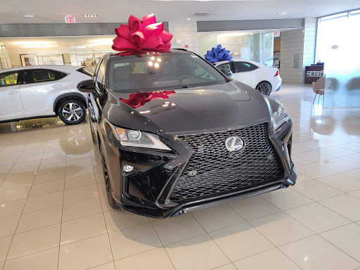 Lexus Dealer «Woodfield Lexus», reviews and photos, 350 E Golf Rd, Schaumburg, IL 60173, USA