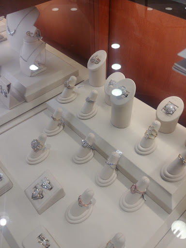 Jewelry Store «Zales - The Diamond Store», reviews and photos, 6020 82nd St, Indianapolis, IN 46250, USA