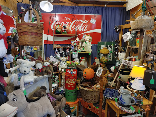 Antique Store «Cackleberry Farm Antique Mall», reviews and photos, 3371 Lincoln Hwy, Paradise, PA 17562, USA