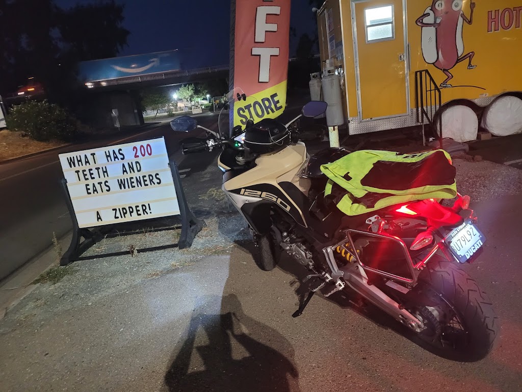 Long Island Larrys Hot Dogs Rio Vista, CA 94571 Menu, Hours