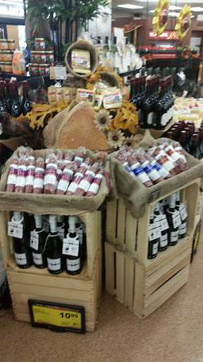 Grocery Store «Jewel-Osco», reviews and photos, 4 E Ogden Ave, Westmont, IL 60559, USA