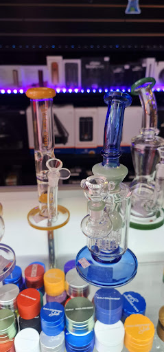 Tobacco Shop «Wizard Hat Smoke Shop», reviews and photos, 2406 W Parmer Ln #96, Austin, TX 78727, USA