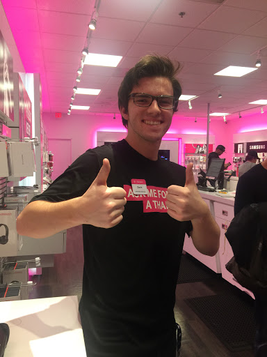 Cell Phone Store «T-Mobile», reviews and photos, 3195 Zinfandel Dr #2, Rancho Cordova, CA 95670, USA