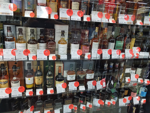 Liquor Store «Morris Plains Bottle King», reviews and photos, 246 Littleton Rd, Morris Plains, NJ 07950, USA