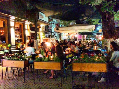 N,hije Coffee, Bar & Lounge - Nr. 20 Rexhep Luci, Prishtina 10000