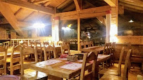 Atmosphère du Restaurant français La Ferme du Pépé à Le Grand-Bornand - n°15