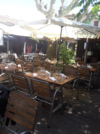 Atmosphère du Restaurant français Chez Bibet à Saint-Bernard - n°19