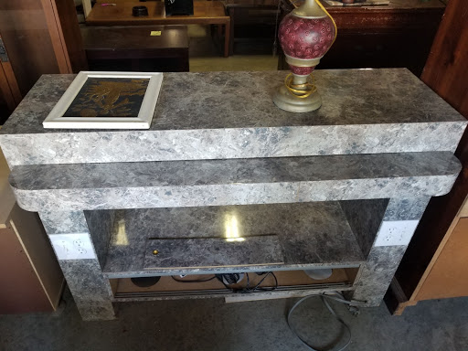 Pack Rats, 105 W Main St, Hohenwald, TN 38462, USA, 