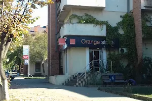 Orange store image