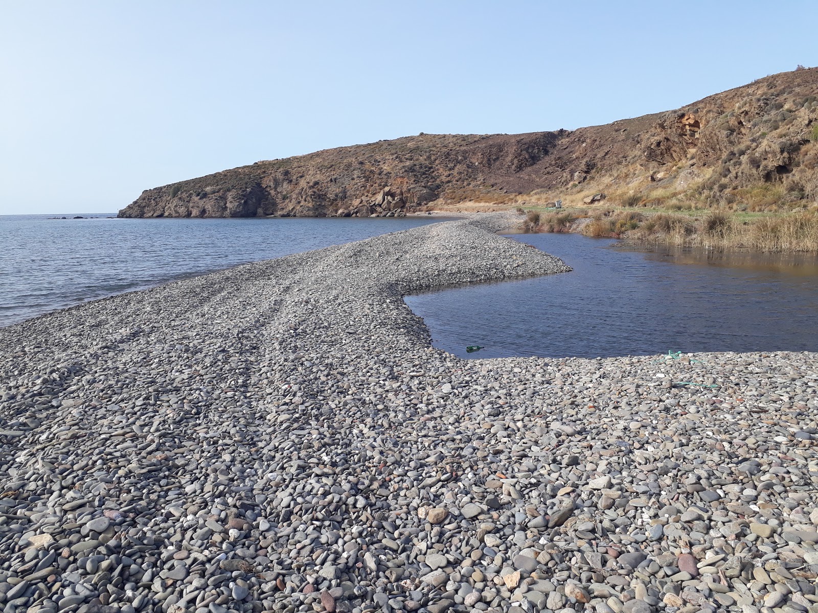 Fotografija Kucukbahce beach z srednje stopnjo čistoče