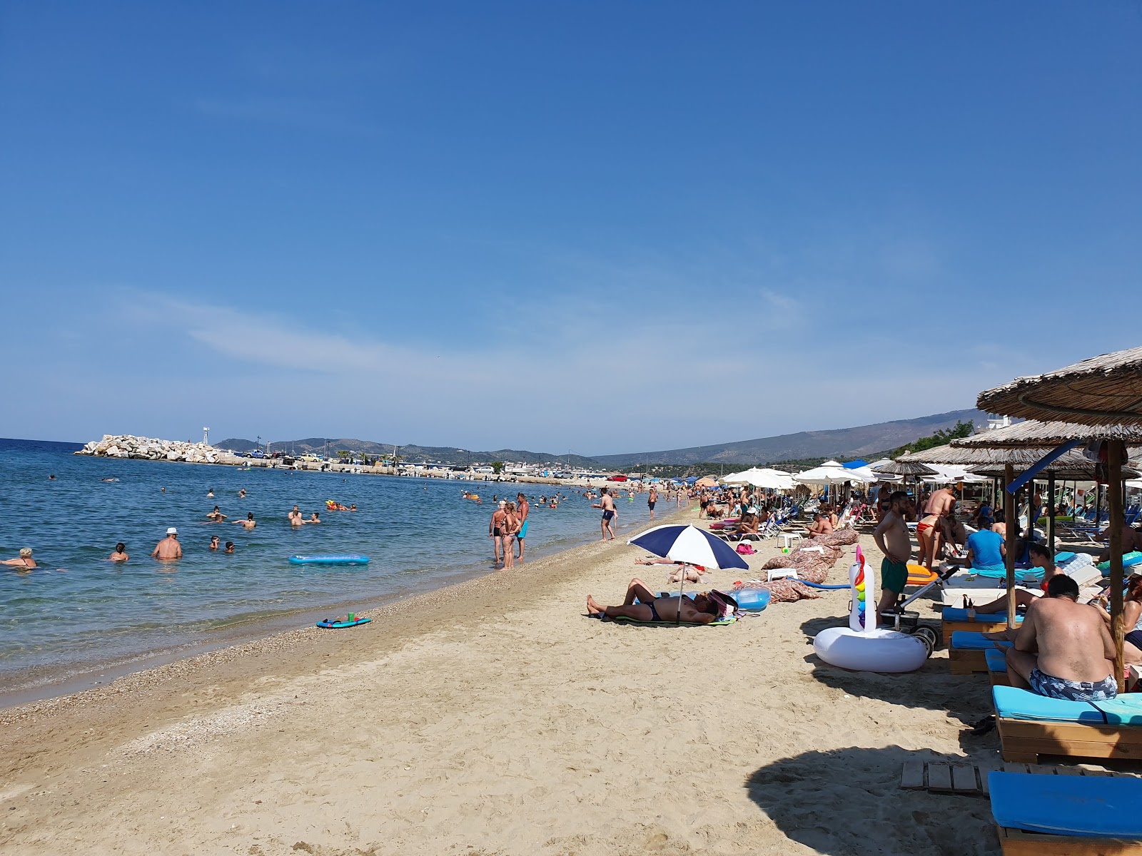 Foto van Potos beach met turquoise puur water oppervlakte