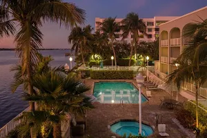 Fairfield Inn & Suites by Marriott Palm Beach image