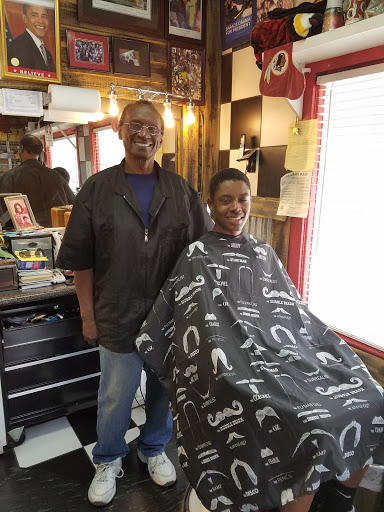 Barber Shop «Hills Barber Shop», reviews and photos, 2339 Elmwood Ave, Columbia, SC 29204, USA