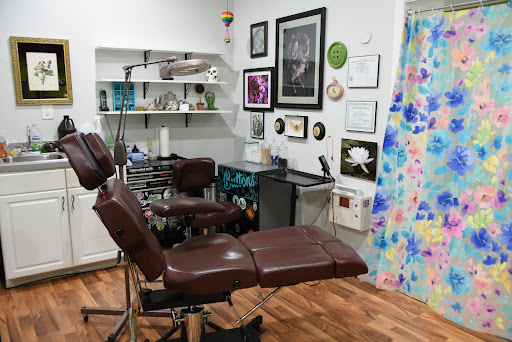 Explore chicago skyline tattoo ideas, creative tattoo ideas in Baraboo, available at Buttons Art Tattoo Studio