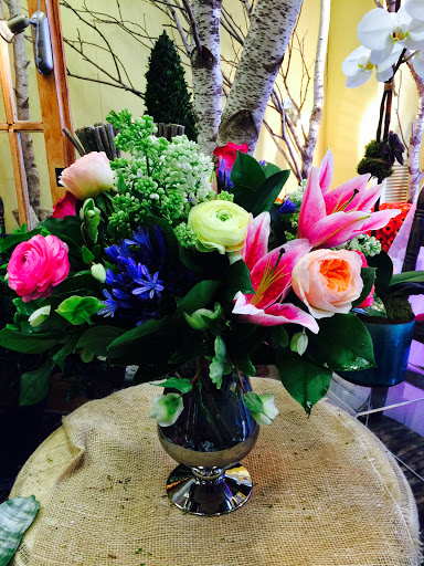 Florist «The Flower Shop of Tryforos and Pernice», reviews and photos, 73 Pondfield Rd, Bronxville, NY 10708, USA
