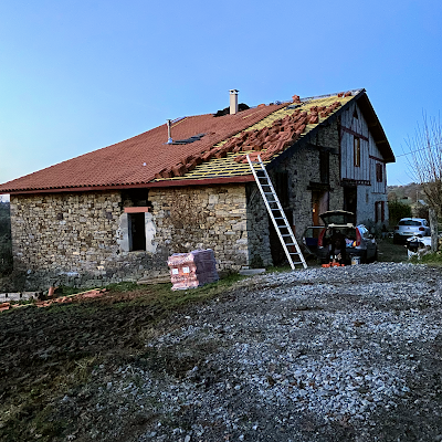 L.C.R Laffont-couverture-rénovation à Morlaas