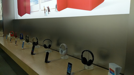 Computer Store «Apple Altamonte», reviews and photos, 451 E Altamonte Dr, Altamonte Springs, FL 32701, USA