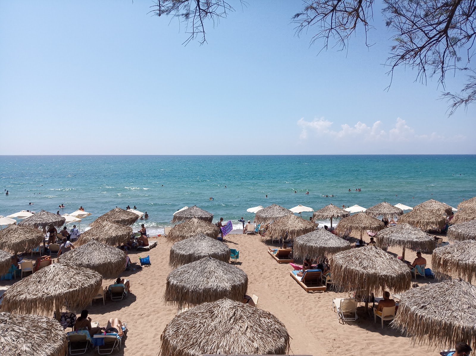 Foto van Paralia Kourouta met ruim strand