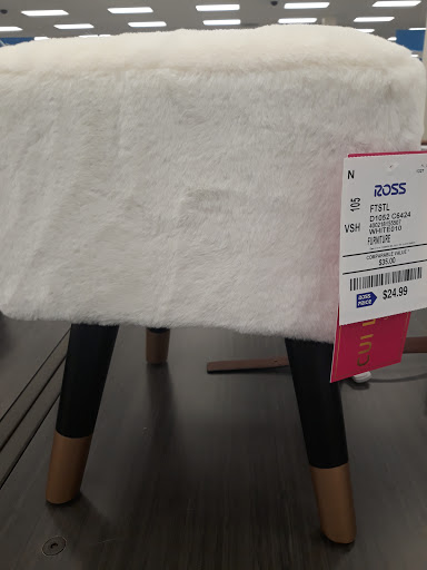 Clothing Store «Ross Dress for Less», reviews and photos, 140 S Mannheim Rd, Hillside, IL 60162, USA