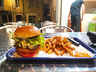 La Friterie CHEZ CHRIS #fritesfraiche#burger#sandwich#spécialitésdunord à Vallon-Pont-d'Arc