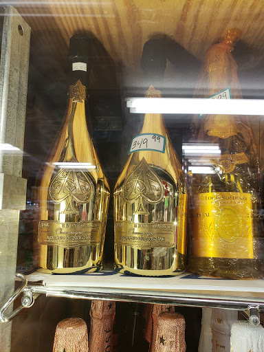 Liquor Store «Metro Convenience Liquor», reviews and photos, 7515 W Indian School Rd, Phoenix, AZ 85033, USA