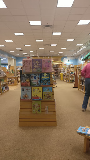 Book Store «Barnes & Noble», reviews and photos, 1212 Greenbrier Pkwy, Chesapeake, VA 23320, USA
