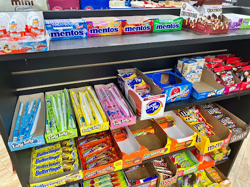 Tobacco Shop «Smoke Hut Smoke Shop», reviews and photos, 11902 Blue Ridge Boulevard g, Grandview, MO 64030, USA