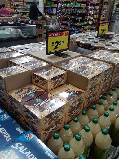 Shopping Mall «Claremont Promenade Shopping Center», reviews and photos, 420 S Indian Hill Blvd, Claremont, CA 91711, USA