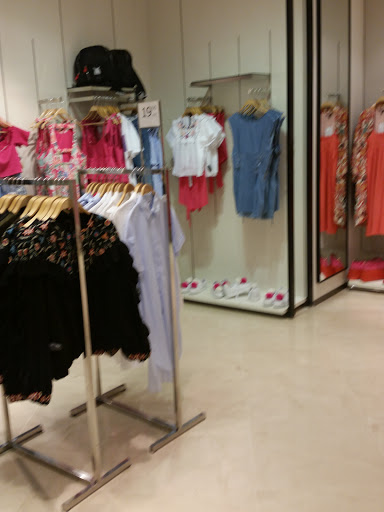 Lojas para comprar calções de mulher para casamentos Oporto