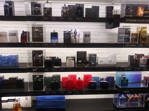 Cosmetics Store «SEPHORA», reviews and photos, 3333 Bear St #213, Costa Mesa, CA 92626, USA