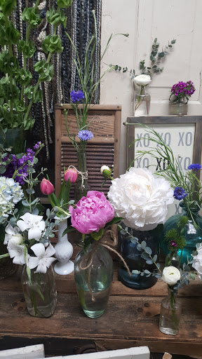 Florist «Sedgefield Florist», reviews and photos, 5002 High Point Rd a, Greensboro, NC 27407, USA