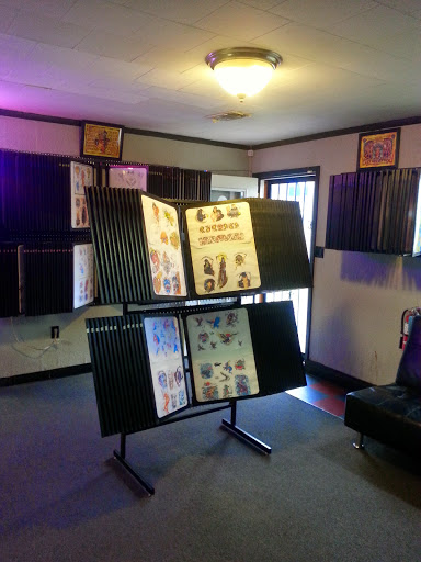 Explore back of shoulder tattoo ideas, creative tattoo ideas in Oxford, available at Opus Land Tattoo co.