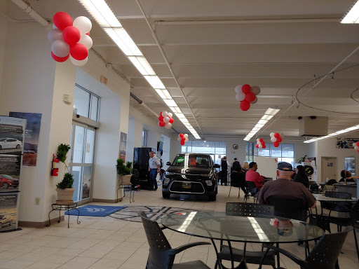 Car Dealer «World Car Kia South», reviews and photos, 7915 Interstate 35 Access Rd, San Antonio, TX 78224, USA