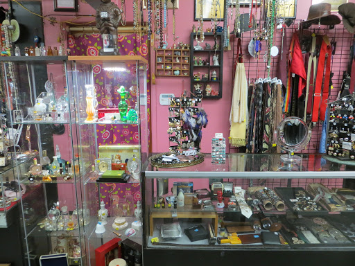 Thrift Store «Upscale Thrift», reviews and photos, 2590 21st St, Sacramento, CA 95818, USA